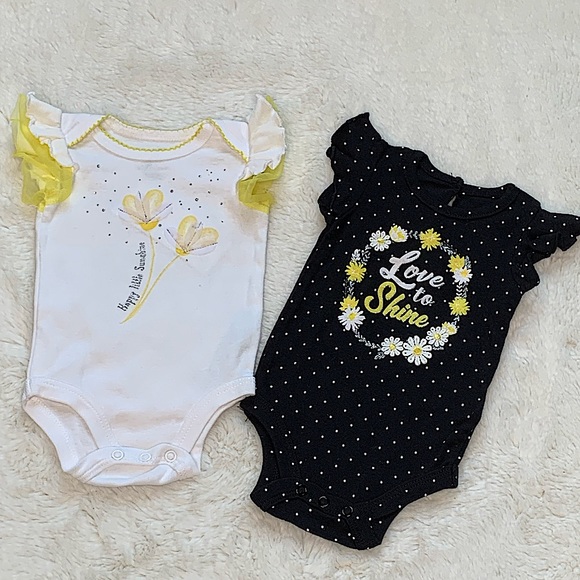 TWO INFANT GIRLS ONESIES - Picture 4 of 4